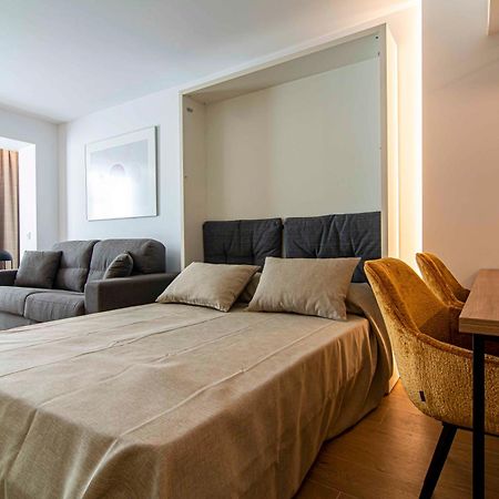 Apartamentos 1 Abril Malaga Ngoại thất bức ảnh