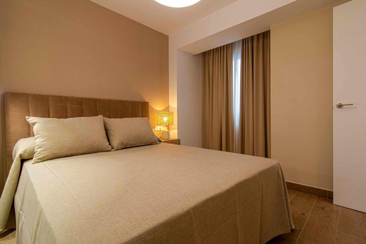 Apartamentos 1 Abril Malaga Ngoại thất bức ảnh