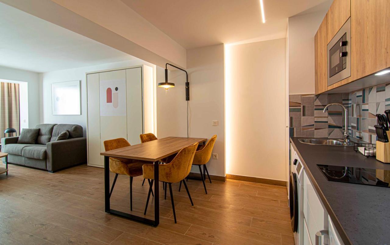 Apartamentos 1 Abril Malaga Ngoại thất bức ảnh