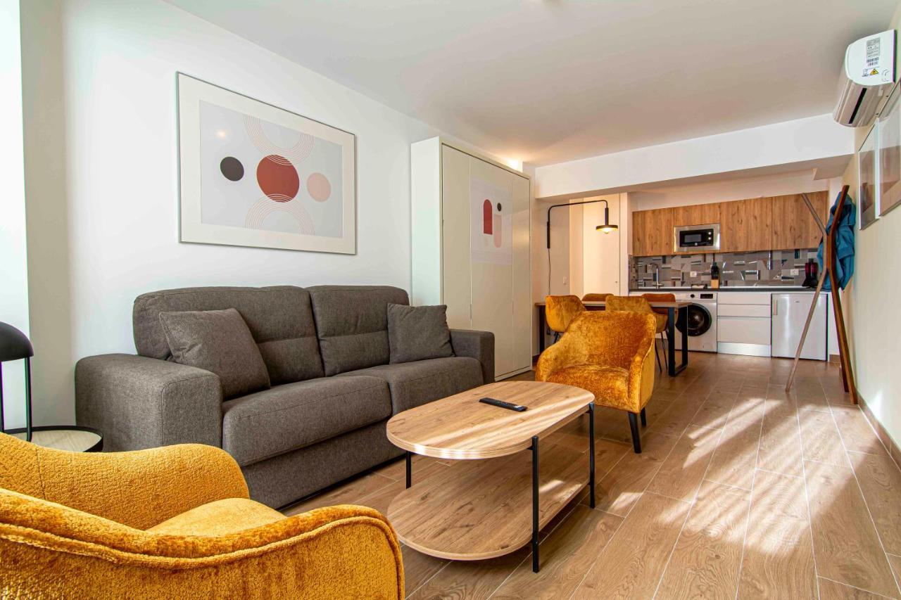 Apartamentos 1 Abril Malaga Ngoại thất bức ảnh