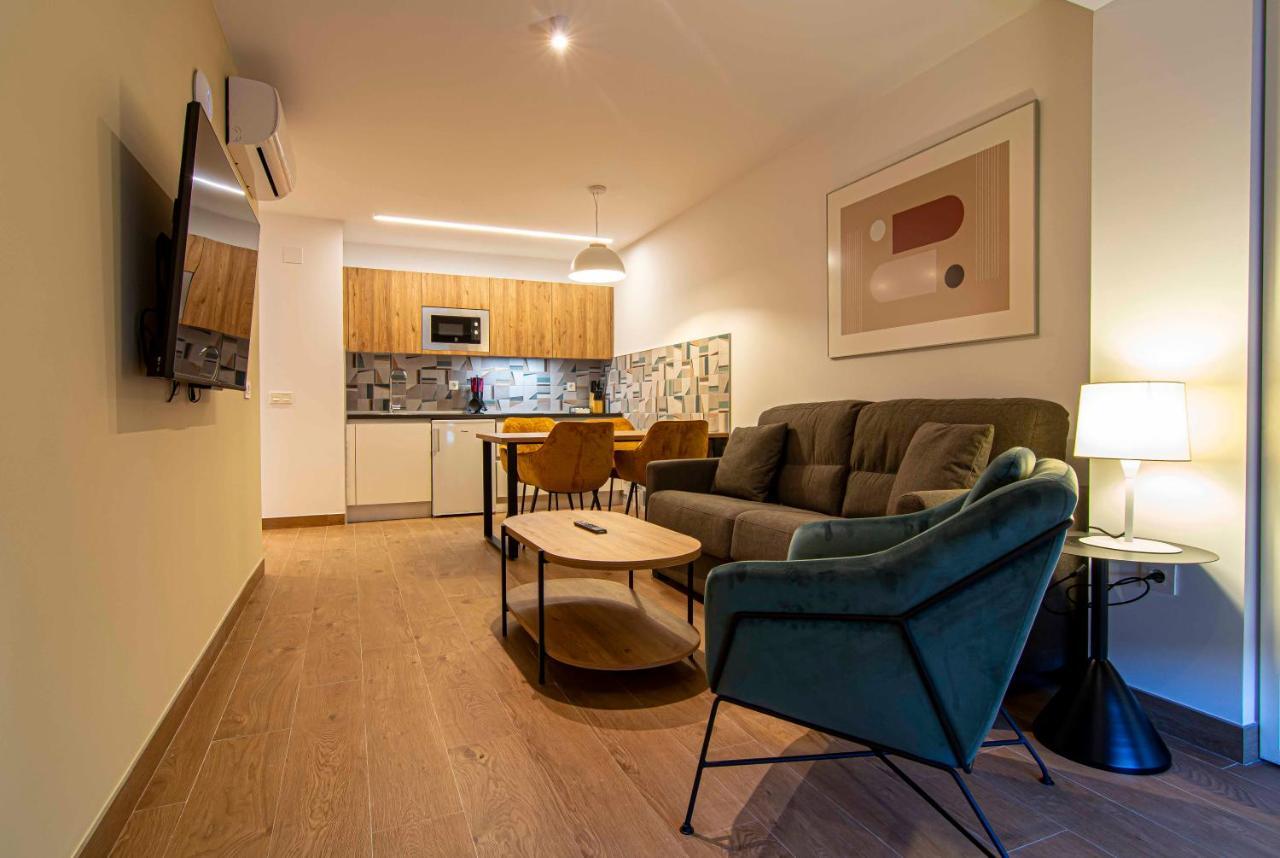 Apartamentos 1 Abril Malaga Ngoại thất bức ảnh