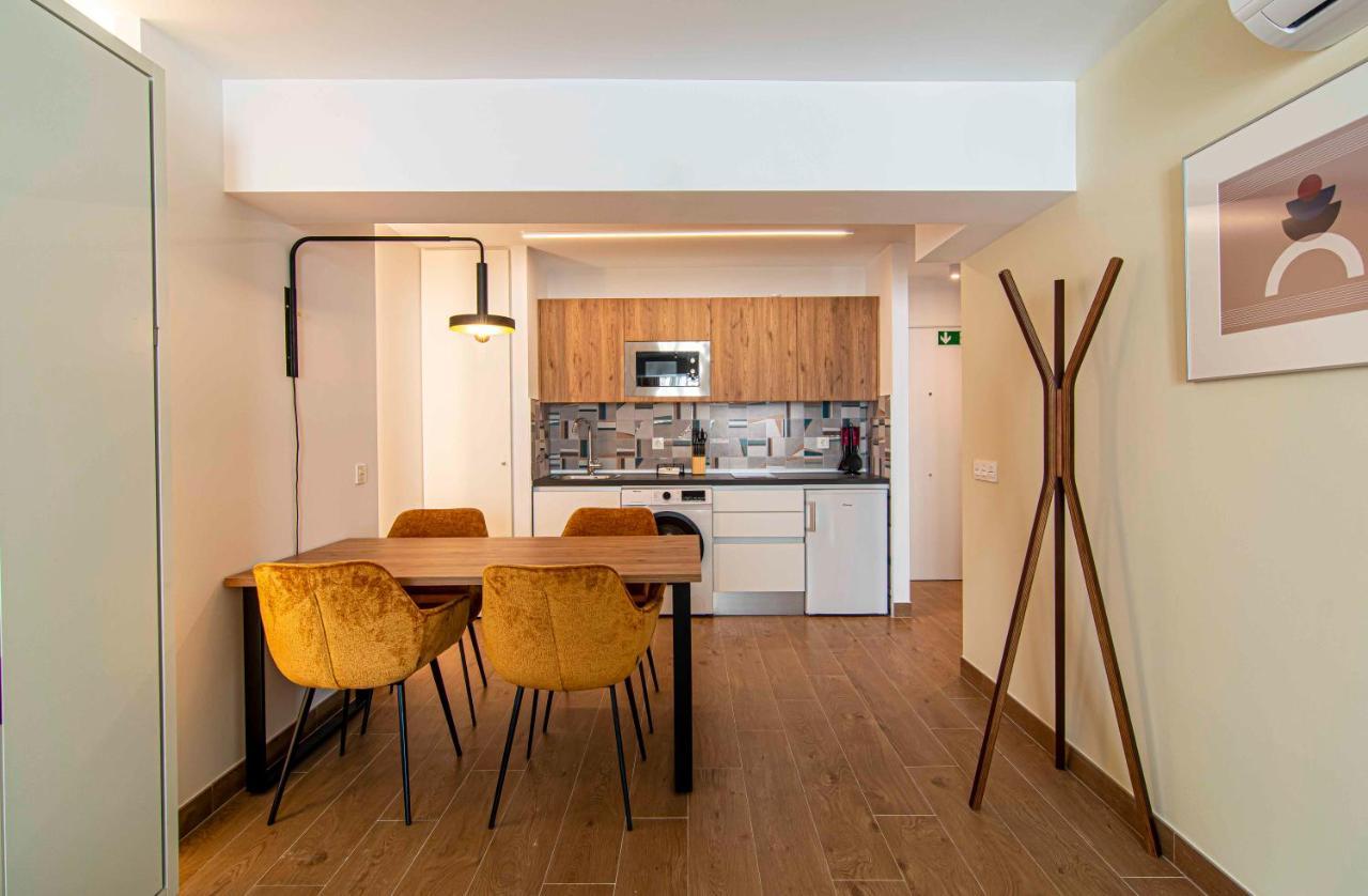 Apartamentos 1 Abril Malaga Ngoại thất bức ảnh
