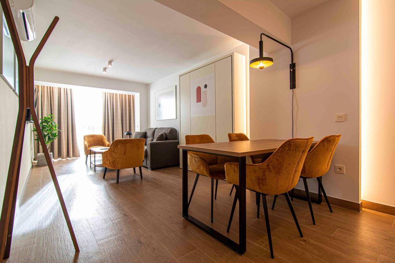 Apartamentos 1 Abril Malaga Ngoại thất bức ảnh