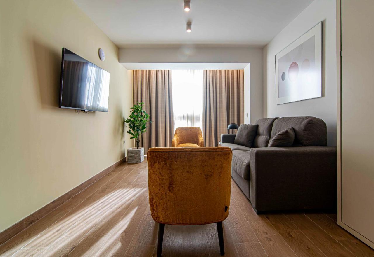 Apartamentos 1 Abril Malaga Ngoại thất bức ảnh