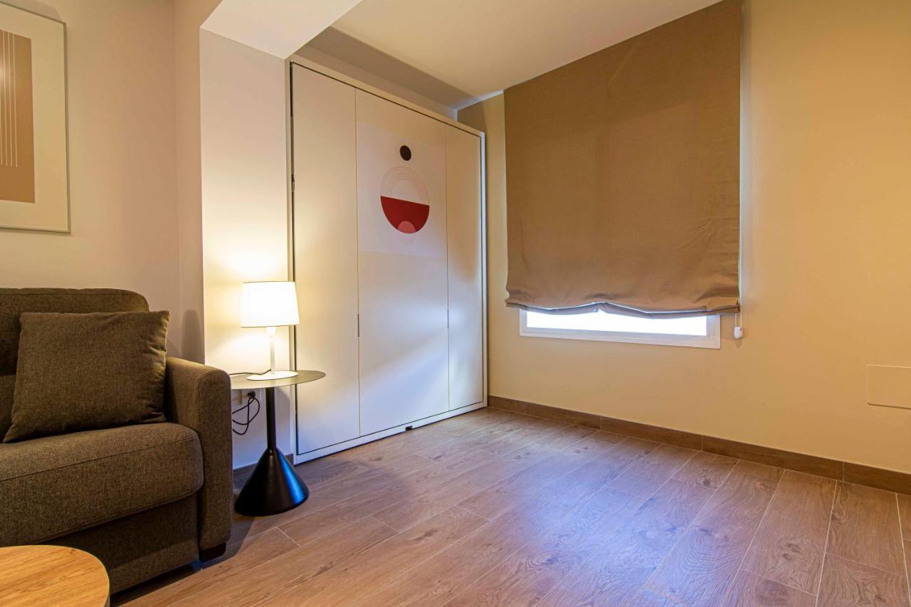 Apartamentos 1 Abril Malaga Ngoại thất bức ảnh