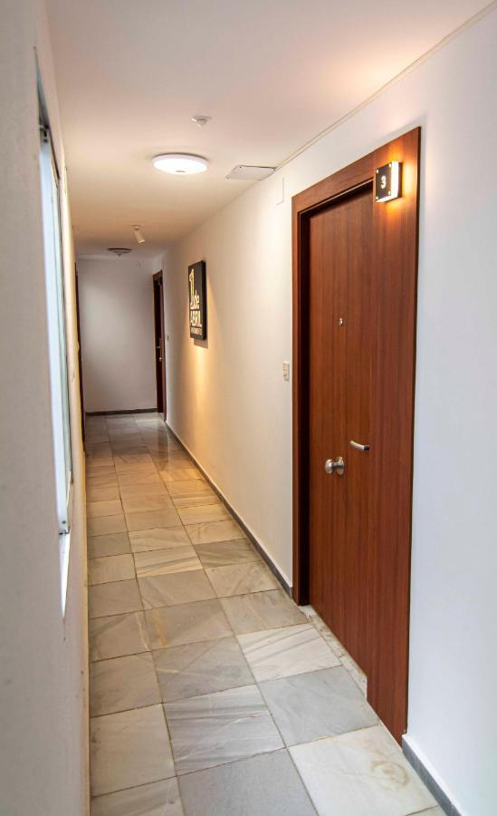 Apartamentos 1 Abril Malaga Ngoại thất bức ảnh